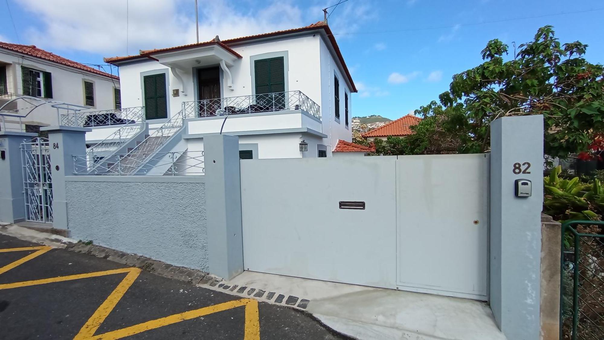 Bus Stop House 82 Funchal  Exterior foto